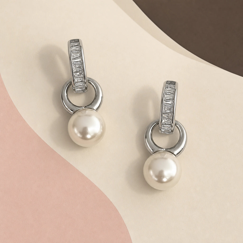 Aretes Gota en composición de campaña.