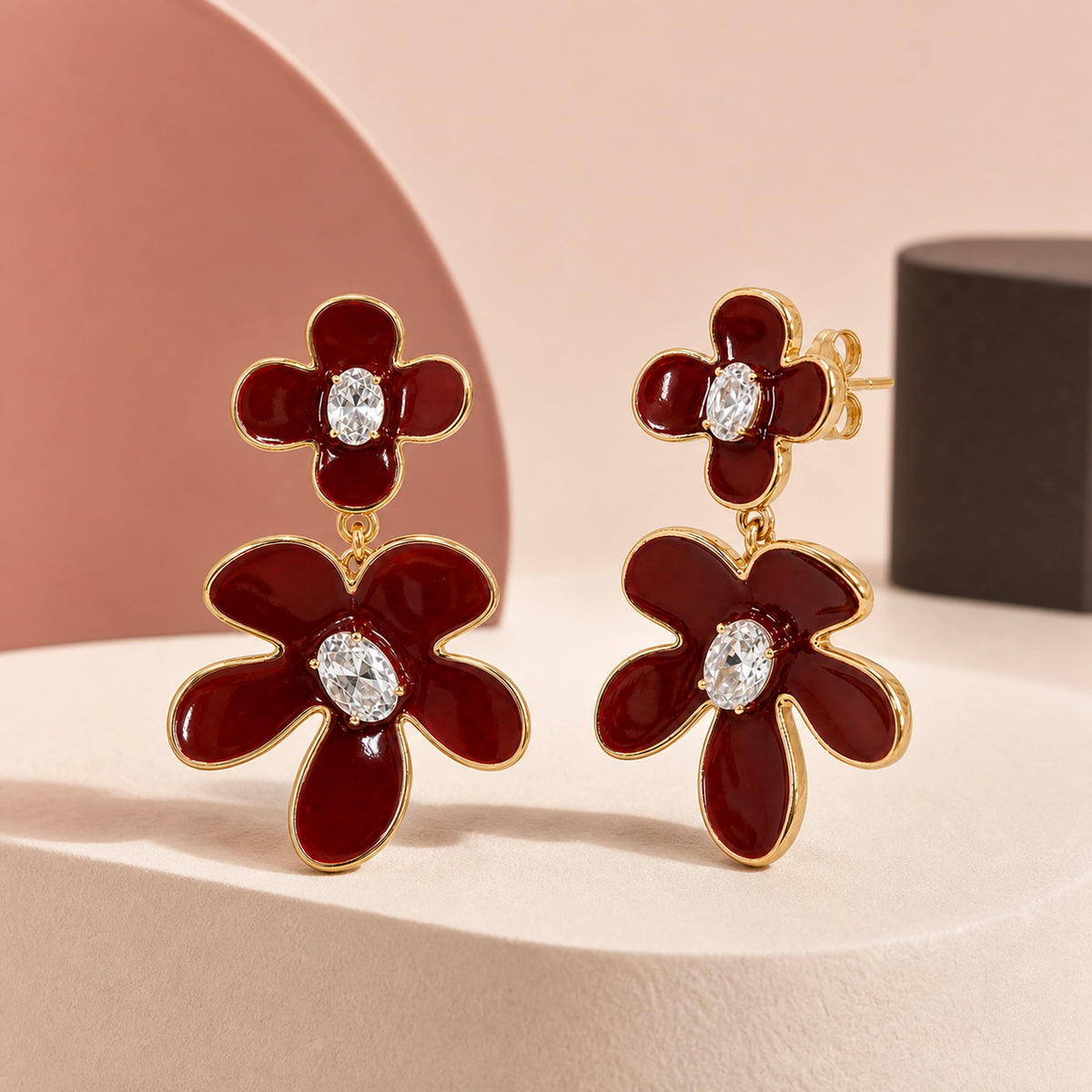 Aretes Amapola en composición de campaña.