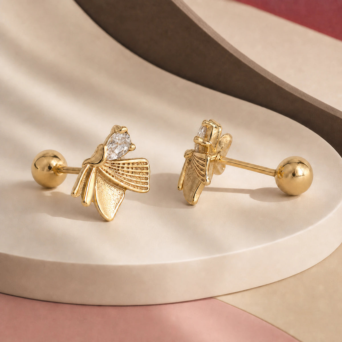 Aretes Brote en composición de campaña.