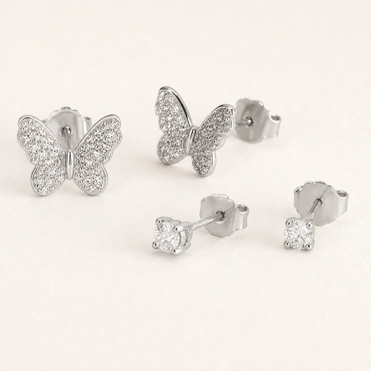 Detalle de los puntos y las mariposas de cuatro alas.
